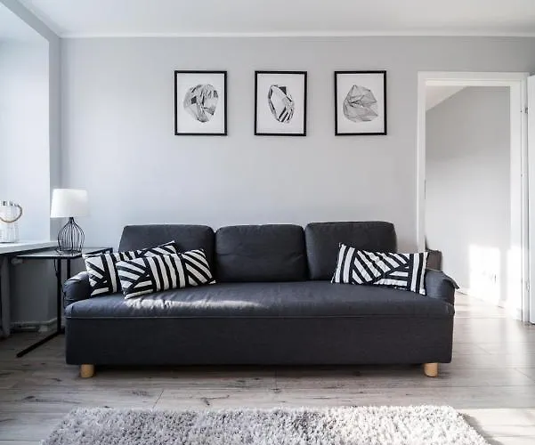 Market Square - Rynek 44 - Opposit Town Hall - 3