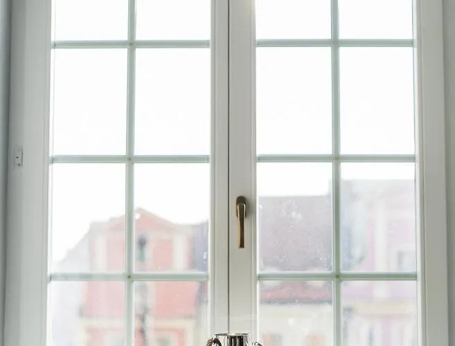 Market Square - Rynek 44 - Opposit Town Hall - 3