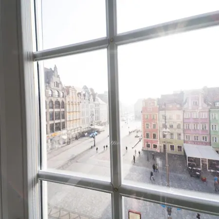 Market Square - Rynek 44 - Opposit Town Hall - 3