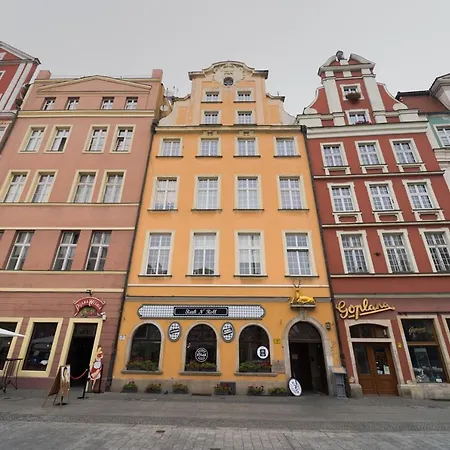 Market Square - Rynek 44 - Opposit Town Hall - 3 Breslavia