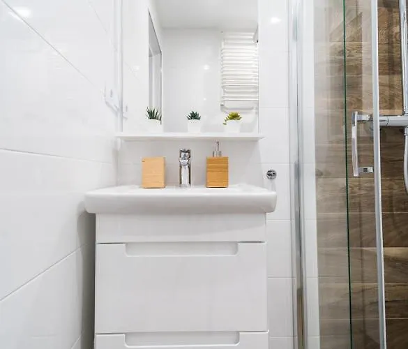 Market Square - Rynek 44 - Opposit Town Hall - 3