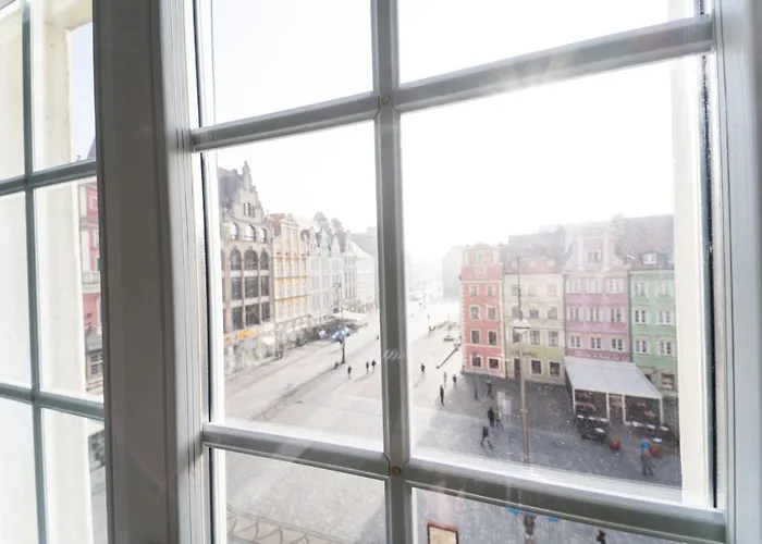 Market Square - Rynek 44 - Opposit Town Hall - 3